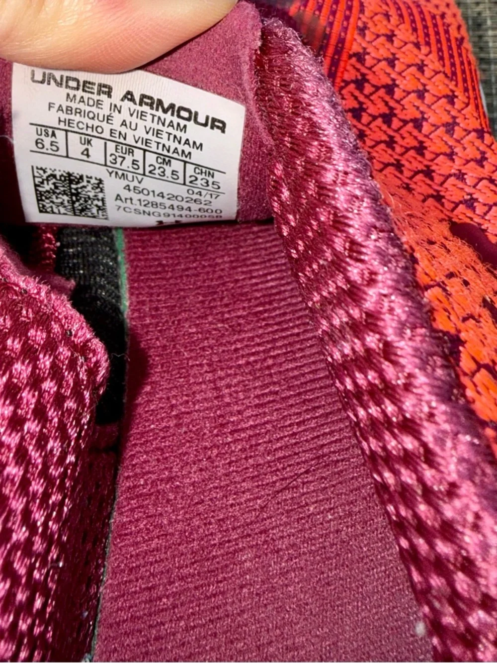 Under Armour Women's Gradient Red to Maroon Knit Trainers - Picture 5 of 6